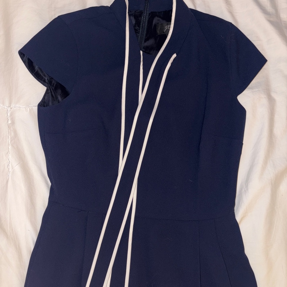 NWOT J.Crew Tie Neck Bow Dress Navy Crepe White Piping Cap Sleeve Size 4 Tall - Picture 2 of 4